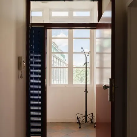 Castle Old Town Walk Elegant 2br Апартаменты *