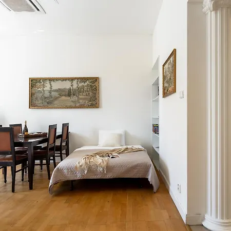 Апартаменты Castle Old Town Walk Elegant 2br