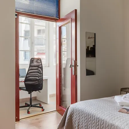 Castle Old Town Walk Elegant 2br