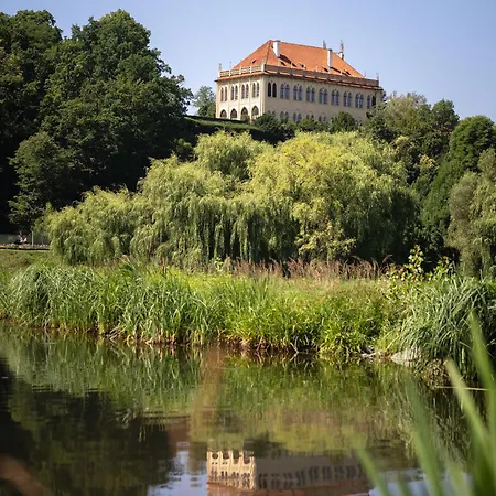 Апартаменты Castle Old Town Walk Elegant 2br Прага